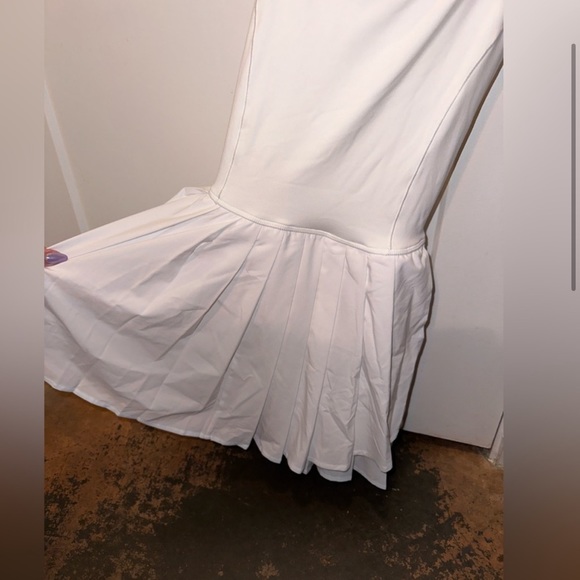 NWT OFFLINE by Aerie Nylon Pleated Exercise Tennis dress white small - Picture 5 of 10